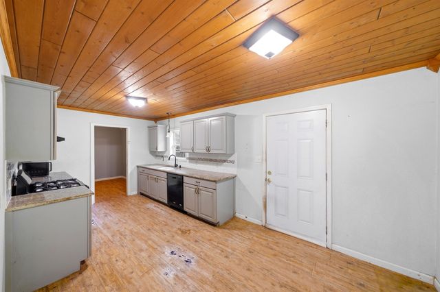 203 Pirate Ave E, Longview, TX 75604