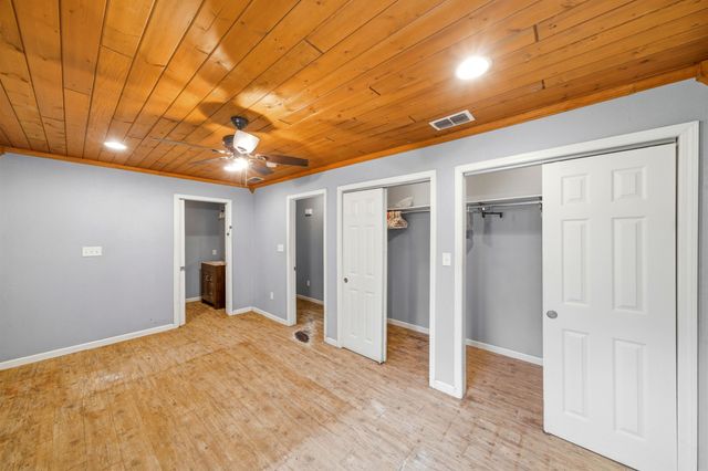 203 Pirate Ave E, Longview, TX 75604