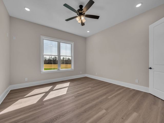 120 Hummingbird Meadows Rd, Palmyra, TN 37142