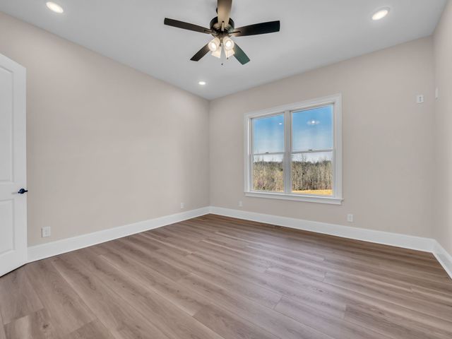 120 Hummingbird Meadows Rd, Palmyra, TN 37142