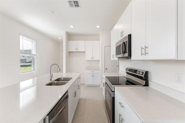 1241 ATLANTIC AVENUE, Fruitland Park, FL 34731