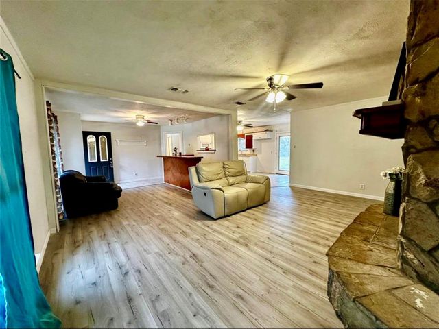 1008 Brockman Street, Sweeny, TX 77480