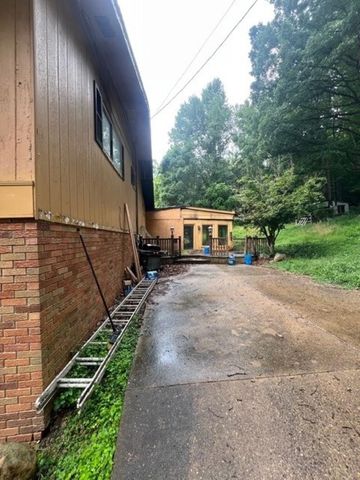 2122 Miller Road, Huntington, WV 25701