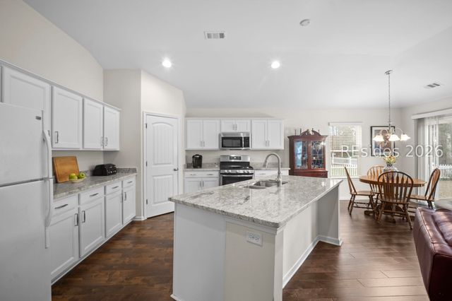 112 Lakeway Dr, Bluffton, SC 29910