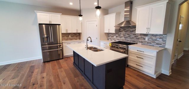 43 McBride Road, Halfmoon, NY 12065