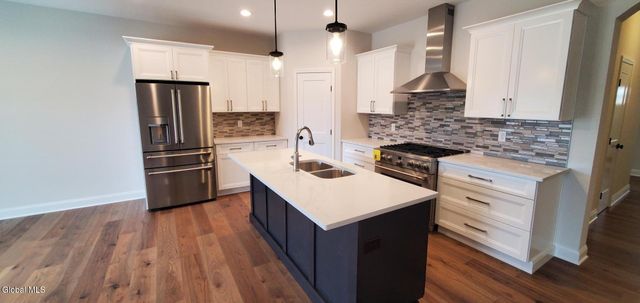 43 McBride Road, Halfmoon, NY 12065