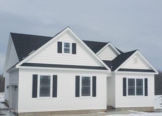 43 McBride Road, Halfmoon, NY 12065