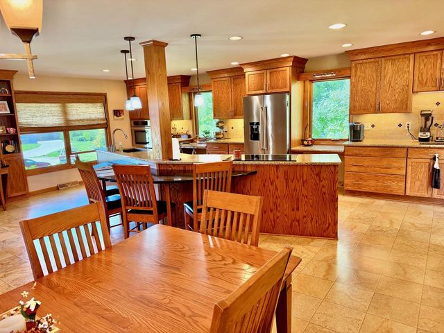 W227S7710 Oakview DRIVE, Big Bend, WI 53103