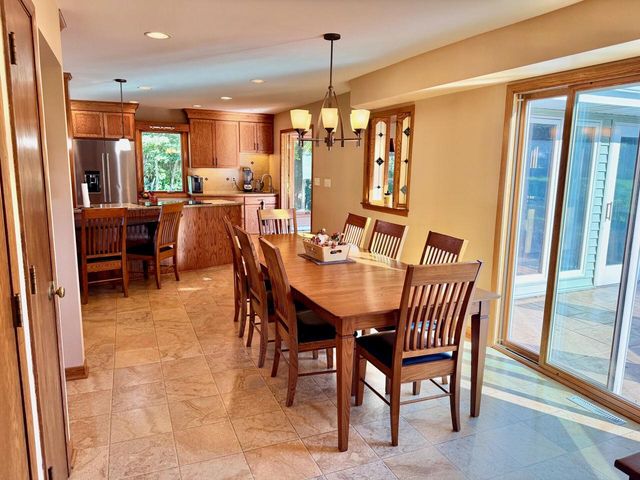 W227S7710 Oakview DRIVE, Big Bend, WI 53103