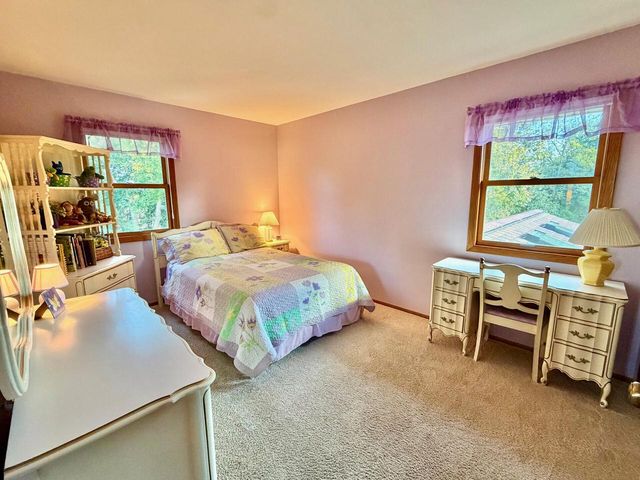 W227S7710 Oakview DRIVE, Big Bend, WI 53103