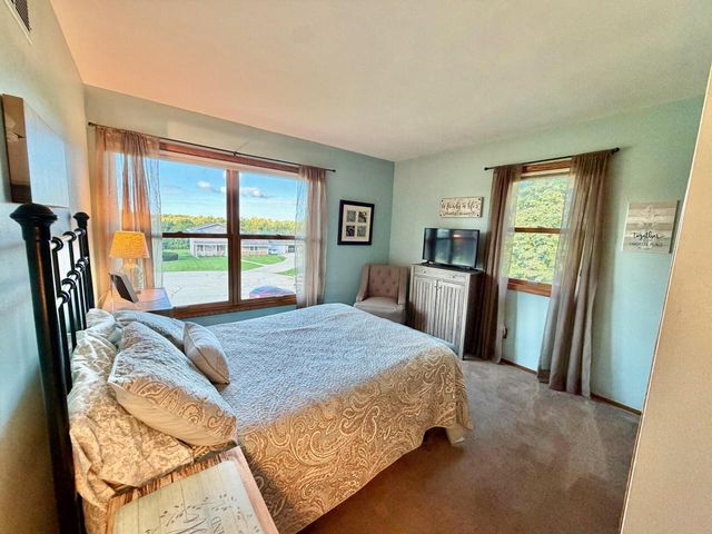 W227S7710 Oakview DRIVE, Big Bend, WI 53103