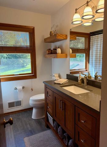 W227S7710 Oakview DRIVE, Big Bend, WI 53103