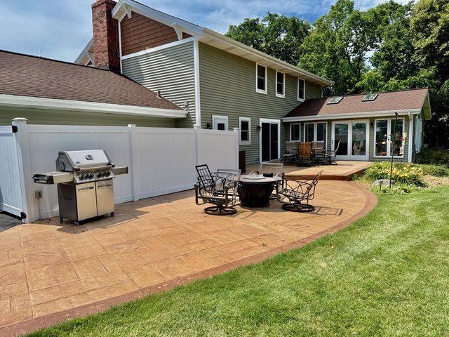 W227S7710 Oakview DRIVE, Big Bend, WI 53103
