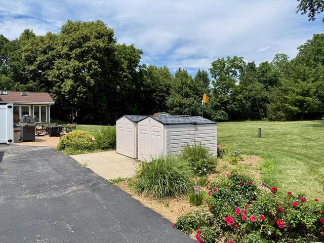 W227S7710 Oakview DRIVE, Big Bend, WI 53103