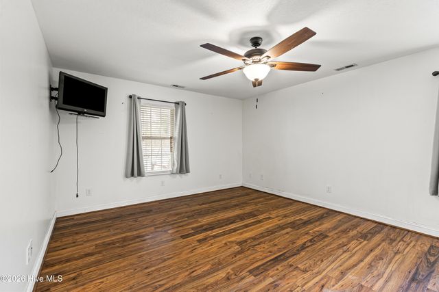 175 Thomas Loop Road, Jacksonville, NC 28540