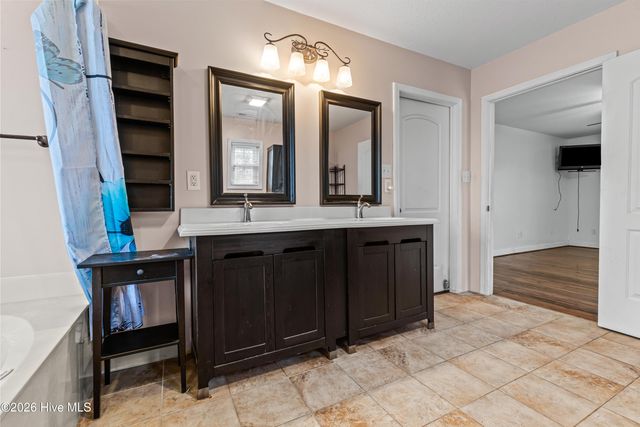 175 Thomas Loop Road, Jacksonville, NC 28540