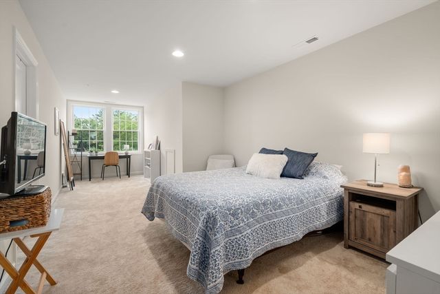 56 Shannon Way 56, Upton, MA 01568