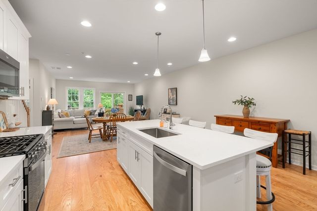 56 Shannon Way 56, Upton, MA 01568