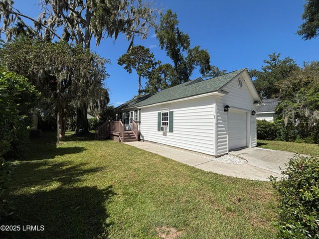 5 Wateree Court, Beaufort, SC 29902