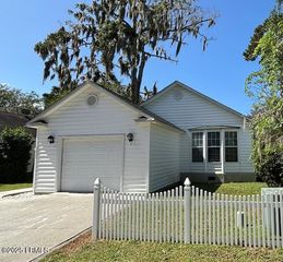 5 Wateree Court, Beaufort, SC 29902