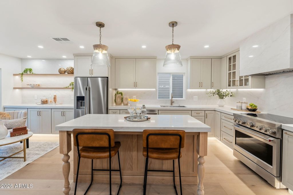 8760 E VIA DE SERENO --, Scottsdale, AZ 85258 — photo 4