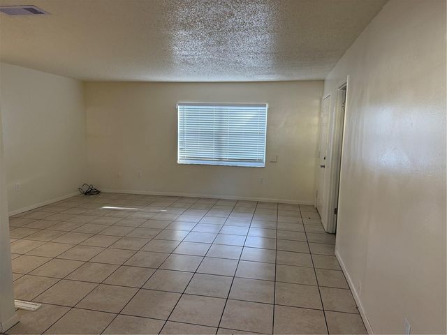 822 S LONE OAK DRIVE B, Leesburg, FL 34748