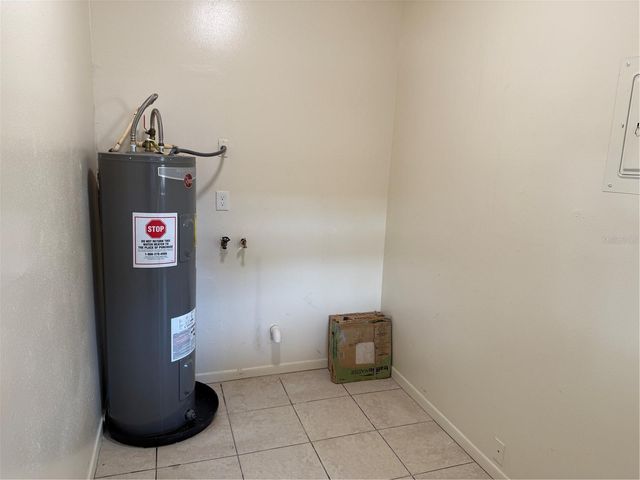 822 S LONE OAK DRIVE B, Leesburg, FL 34748