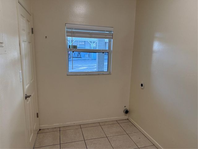 822 S LONE OAK DRIVE B, Leesburg, FL 34748