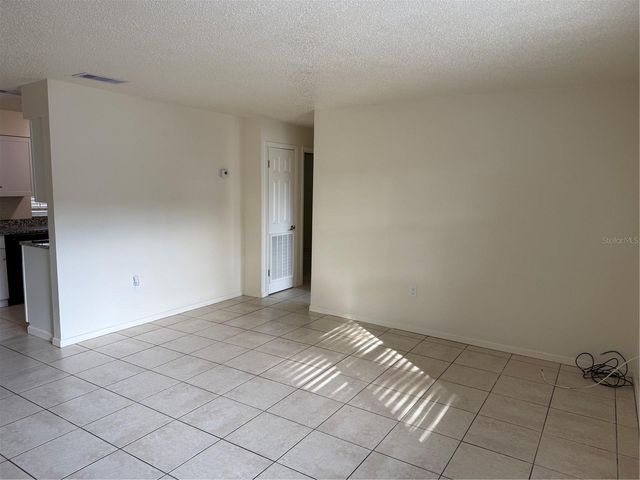 822 S LONE OAK DRIVE B, Leesburg, FL 34748