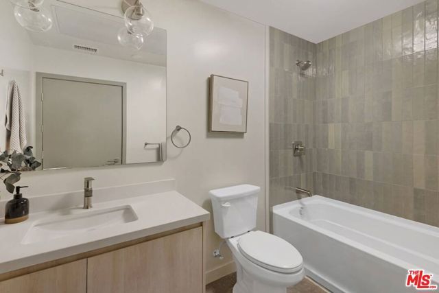 6320 Garvanza Avenue 205, Los Angeles, CA 90042