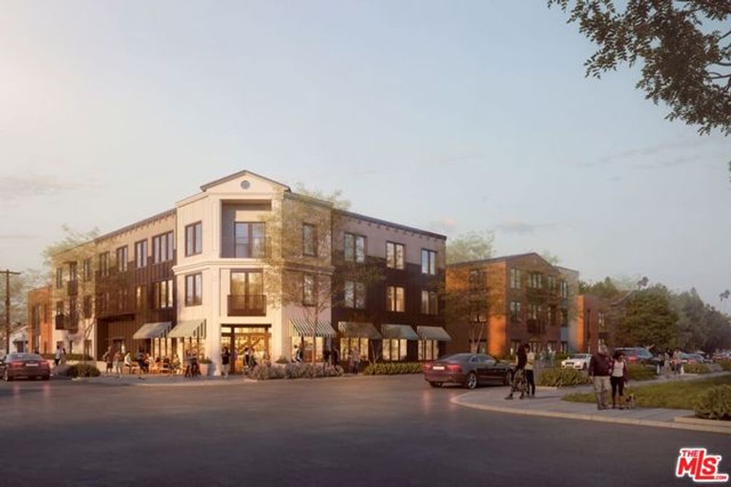 6320 Garvanza Avenue 205, Los Angeles, CA 90042