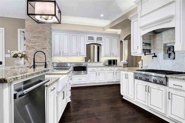 17811 Fairhaven Gateway Drive, Cypress, TX 77433