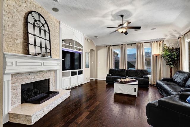 17811 Fairhaven Gateway Drive, Cypress, TX 77433