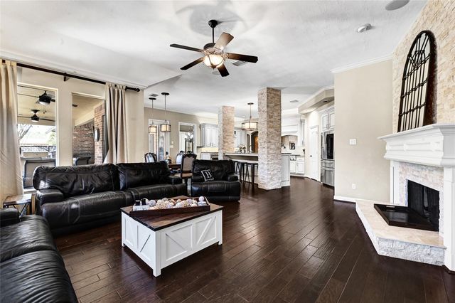 17811 Fairhaven Gateway Drive, Cypress, TX 77433