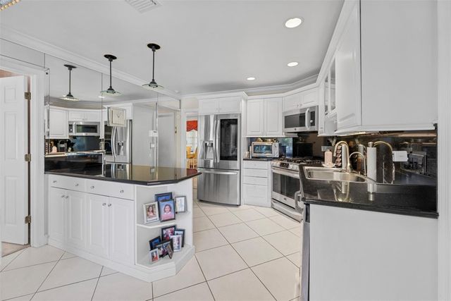 2800 NE 29th Street, Fort Lauderdale, FL 33306