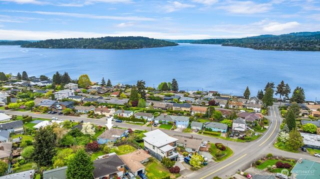10945 Forest Avenue S, Seattle, WA 98178