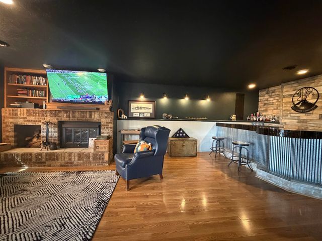 2529 10th Ave NW, Minot, ND 58703