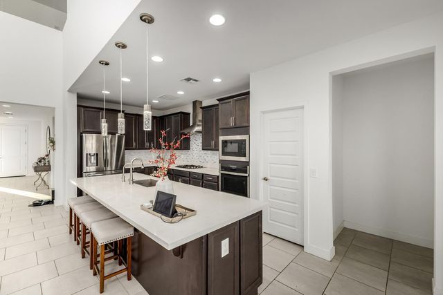 6759 N 128th Drive, Glendale, AZ 85307