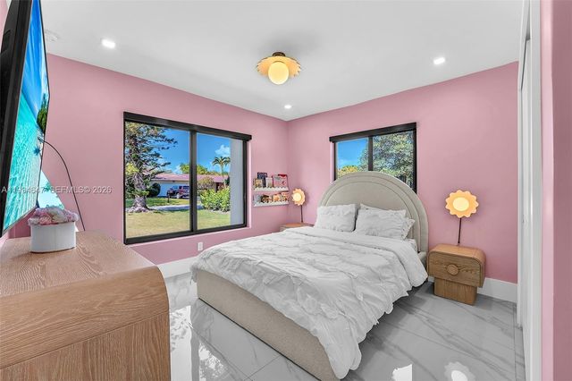 8820 SW 182nd Ter, Palmetto Bay, FL 33157