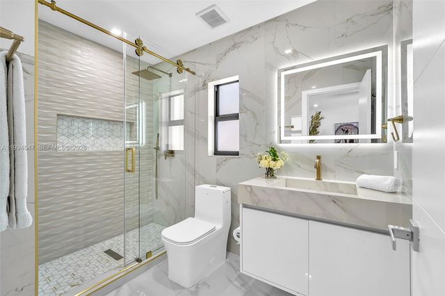 8820 SW 182nd Ter, Palmetto Bay, FL 33157