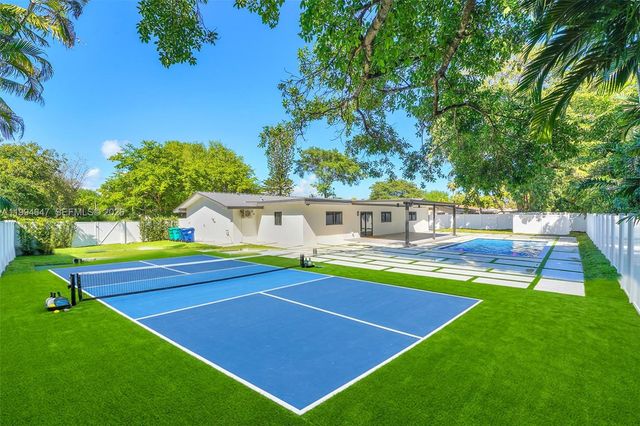 8820 SW 182nd Ter, Palmetto Bay, FL 33157