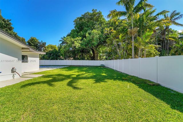 8820 SW 182nd Ter, Palmetto Bay, FL 33157