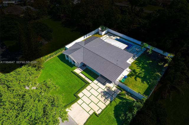 8820 SW 182nd Ter, Palmetto Bay, FL 33157