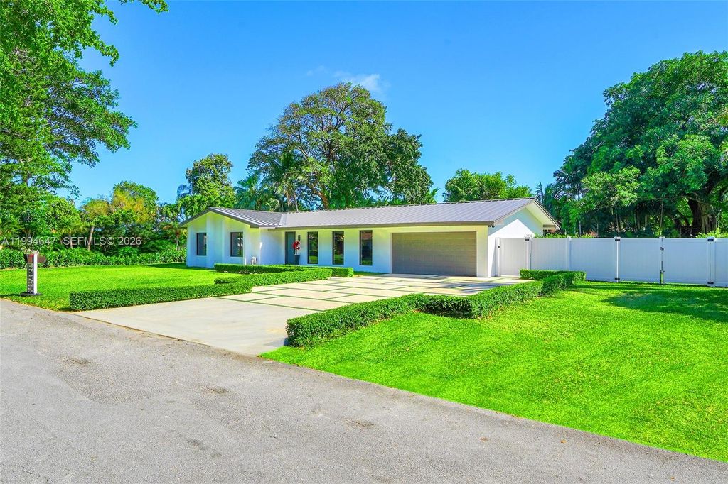 8820 SW 182nd Ter, Palmetto Bay, FL 33157