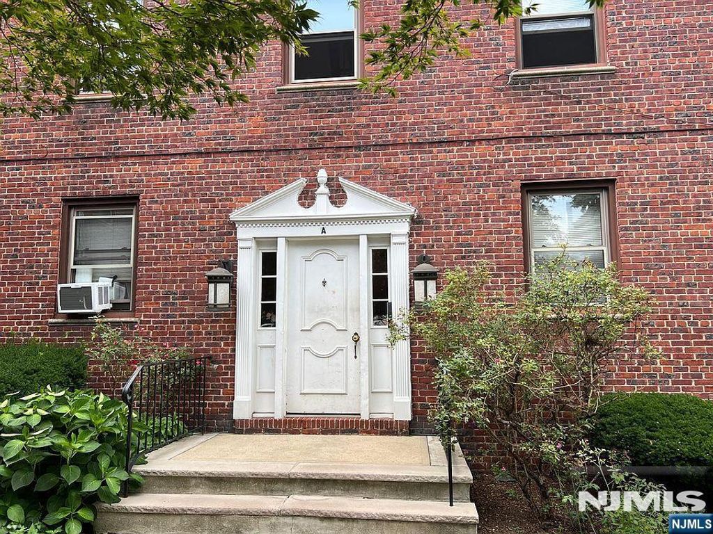 418 Main Street C2, Fort Lee, NJ 07024