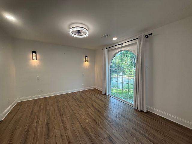 227 SPRING CREEK Circle, Schaumburg, IL 60173