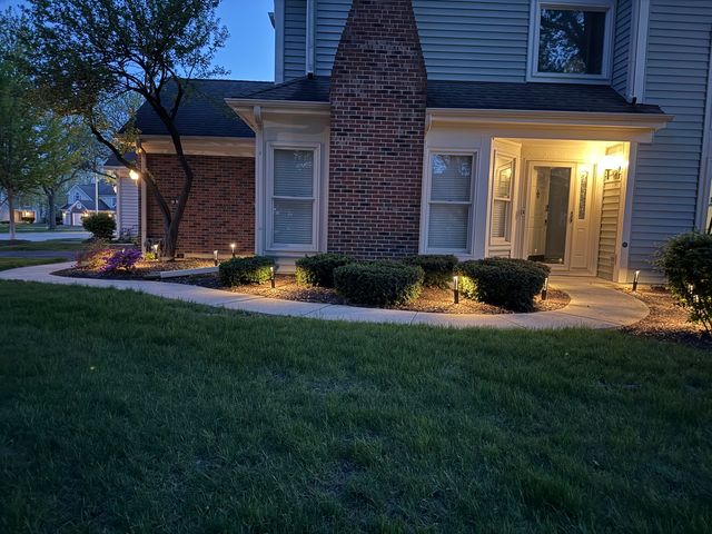 227 SPRING CREEK Circle, Schaumburg, IL 60173