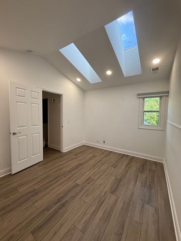 227 SPRING CREEK Circle, Schaumburg, IL 60173