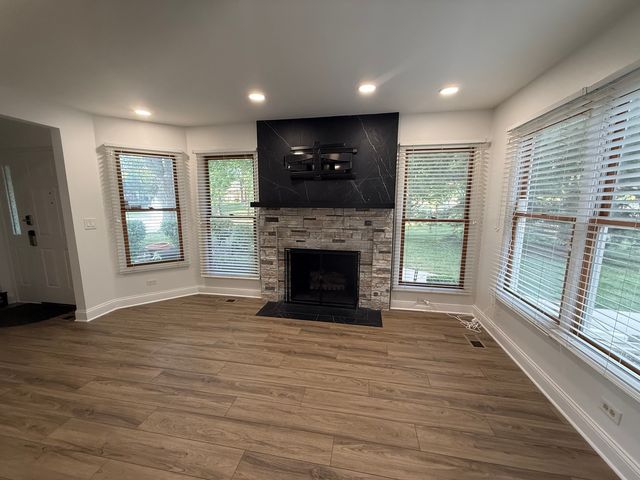 227 SPRING CREEK Circle, Schaumburg, IL 60173