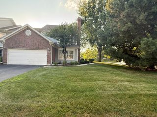 227 SPRING CREEK Circle, Schaumburg, IL 60173